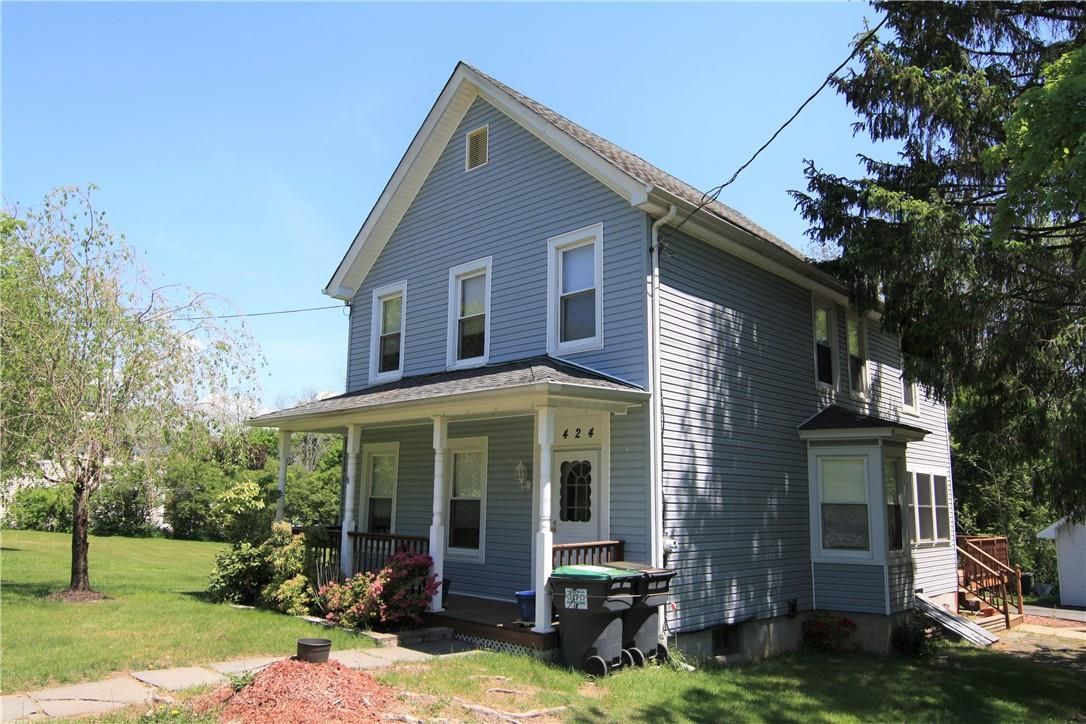 Exterior, Facade, Queen Anne Victorian