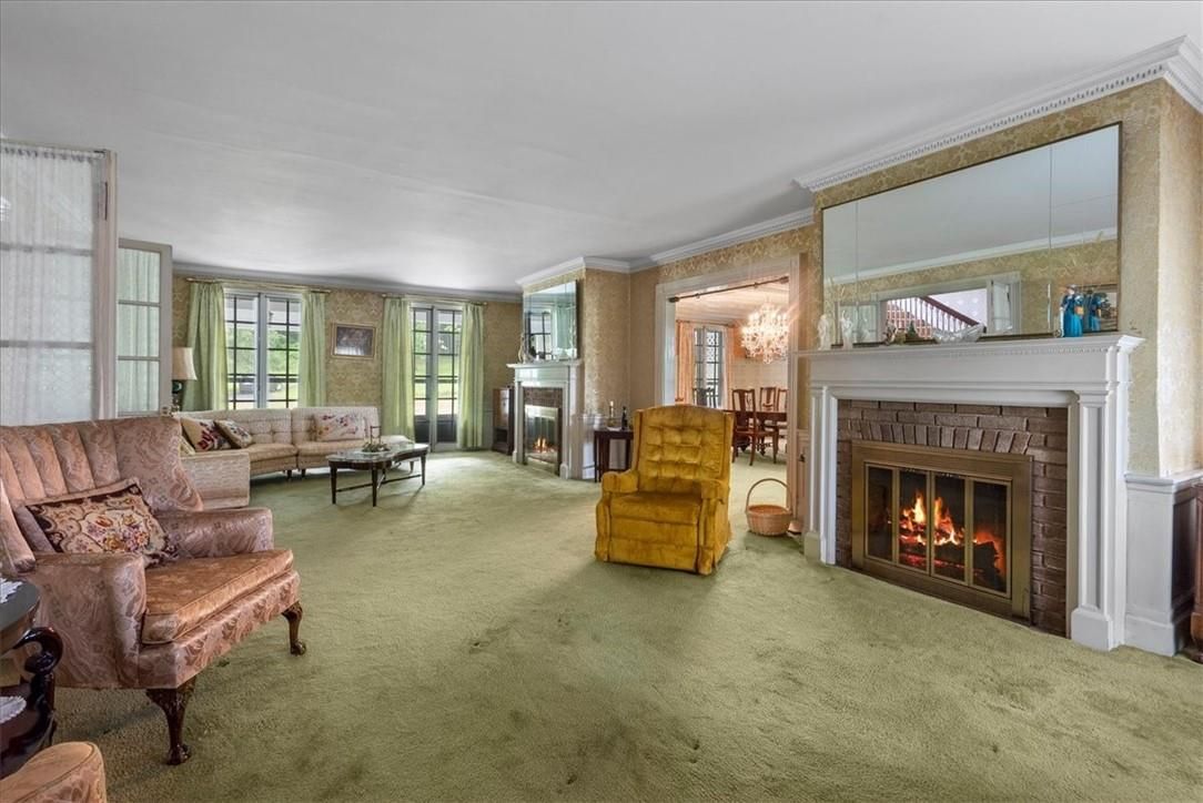 Chandelier, Fireplace, Interior, Living room