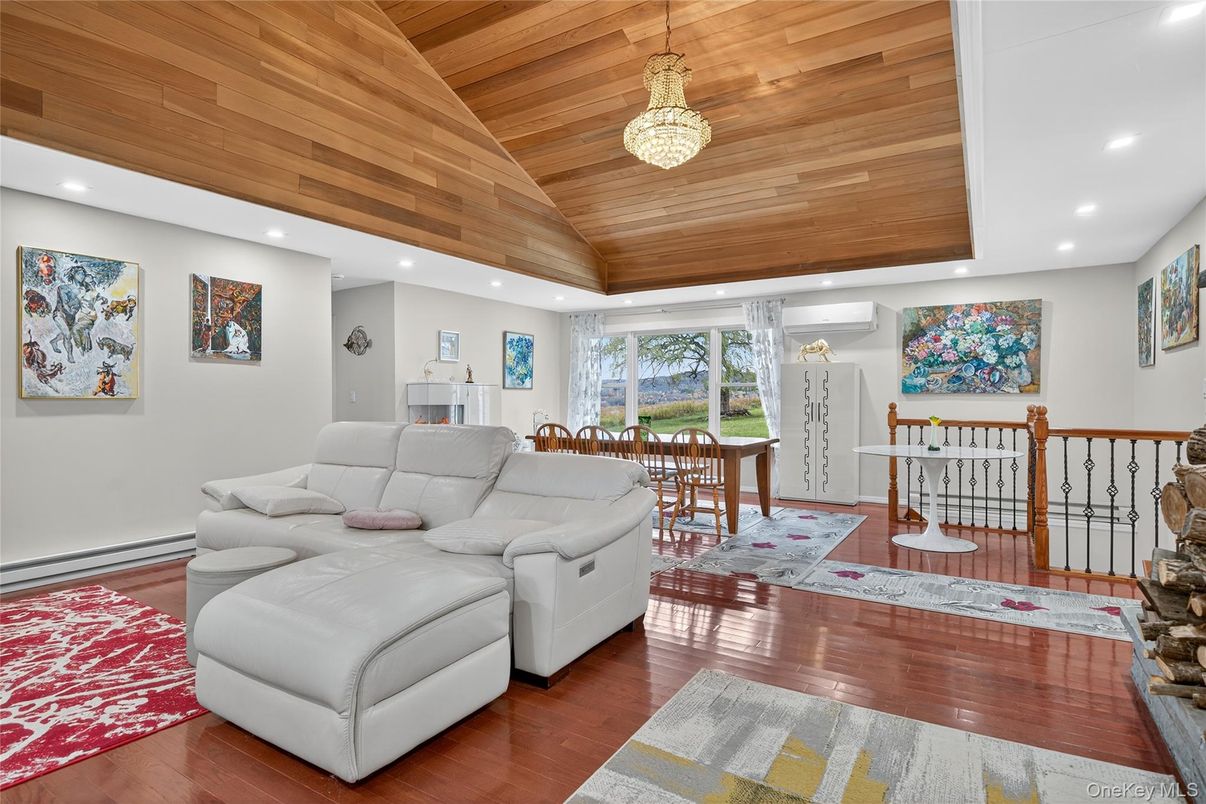 Dining room, Interior, Living room, Pendant Lights, Recessed Lighting, Wooden Ceilings, Wood Texture Flooring