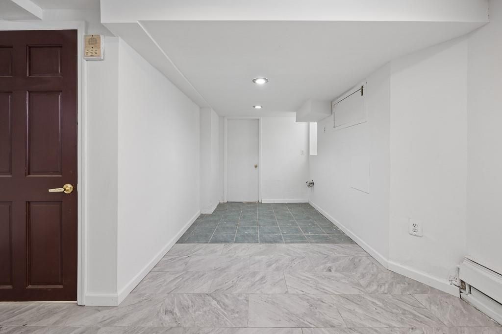 Empty room, Interior, Marble, Recessed Lighting
