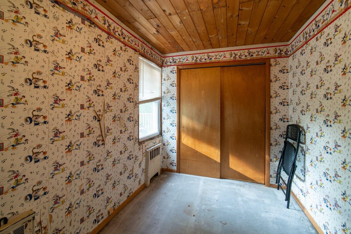 Empty room, Interior, Wooden Ceilings