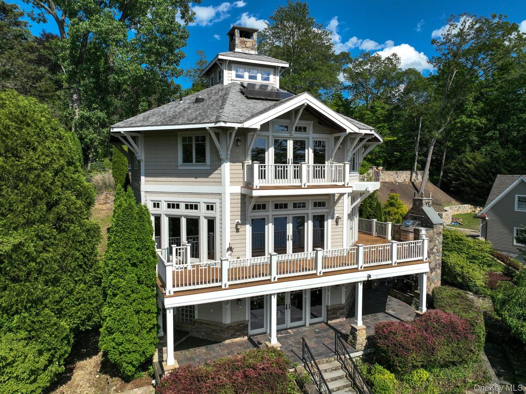 Exterior, Facade, Queen Anne Victorian