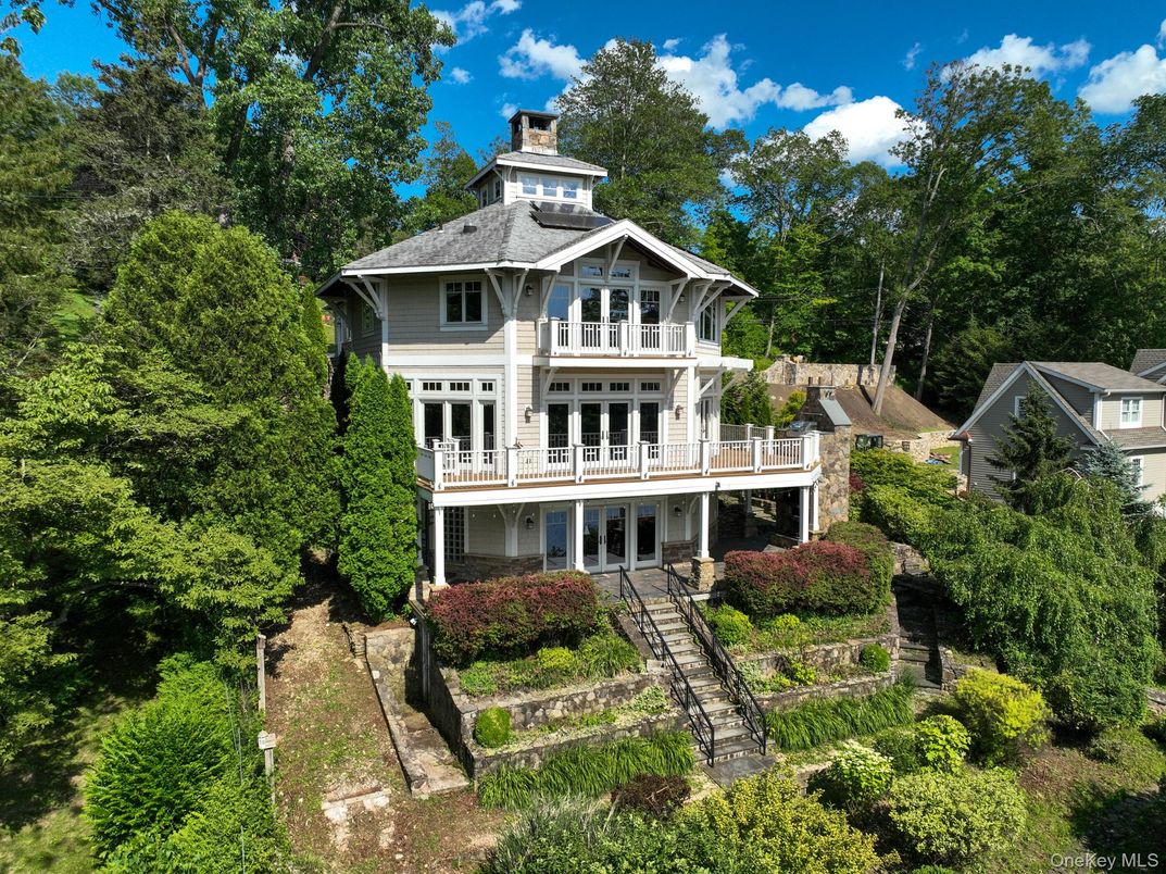Exterior, Facade, Queen Anne Victorian