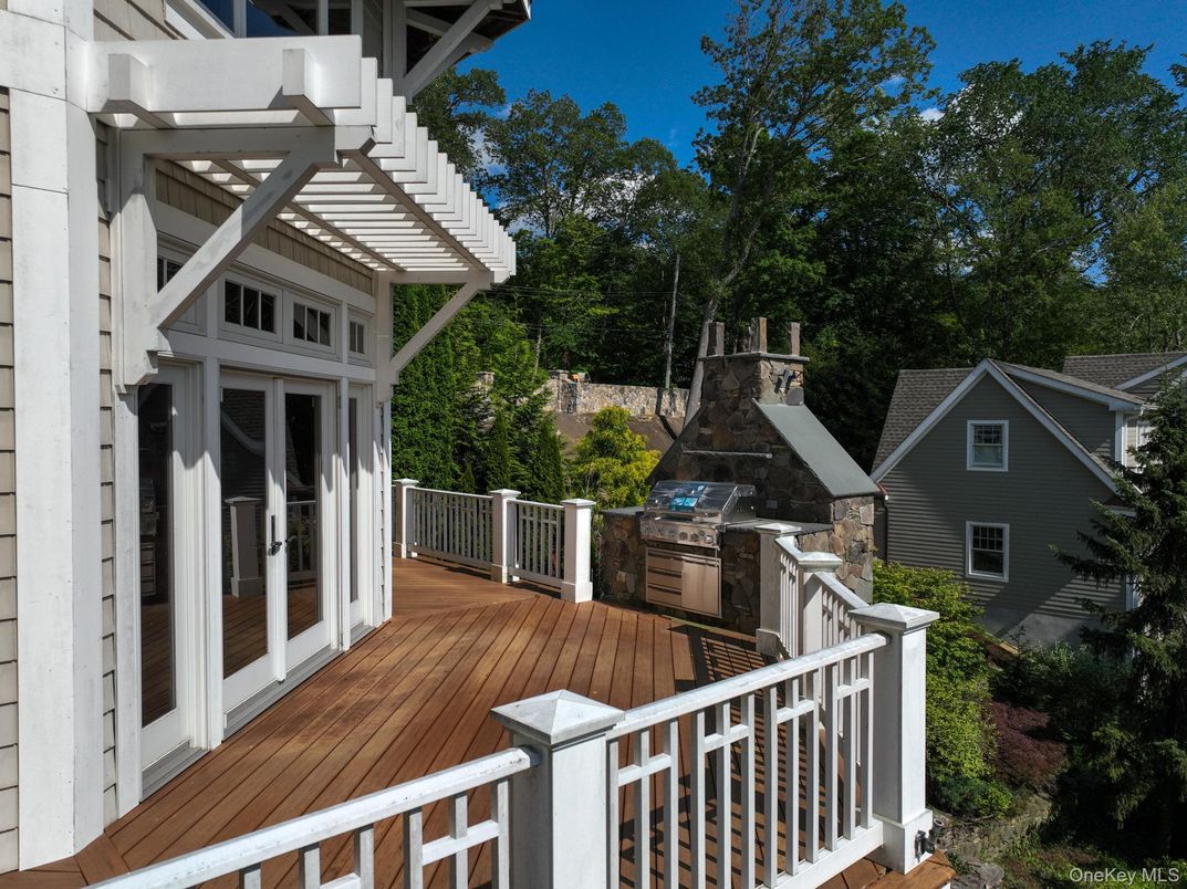 Exterior, Outdoor Kitchen