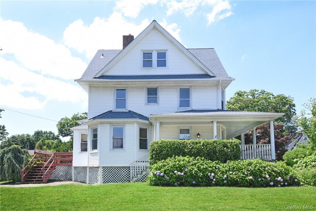 Backyard, Exterior, Facade, Queen Anne Victorian