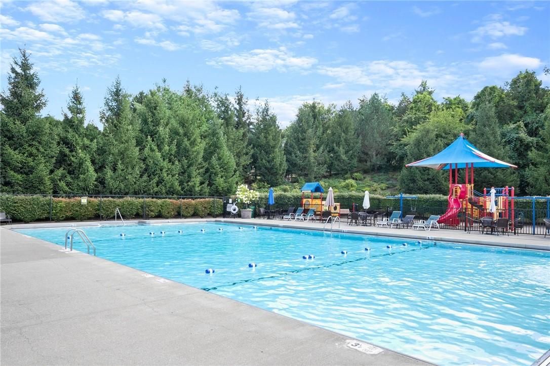 Exterior, Playground, Pool