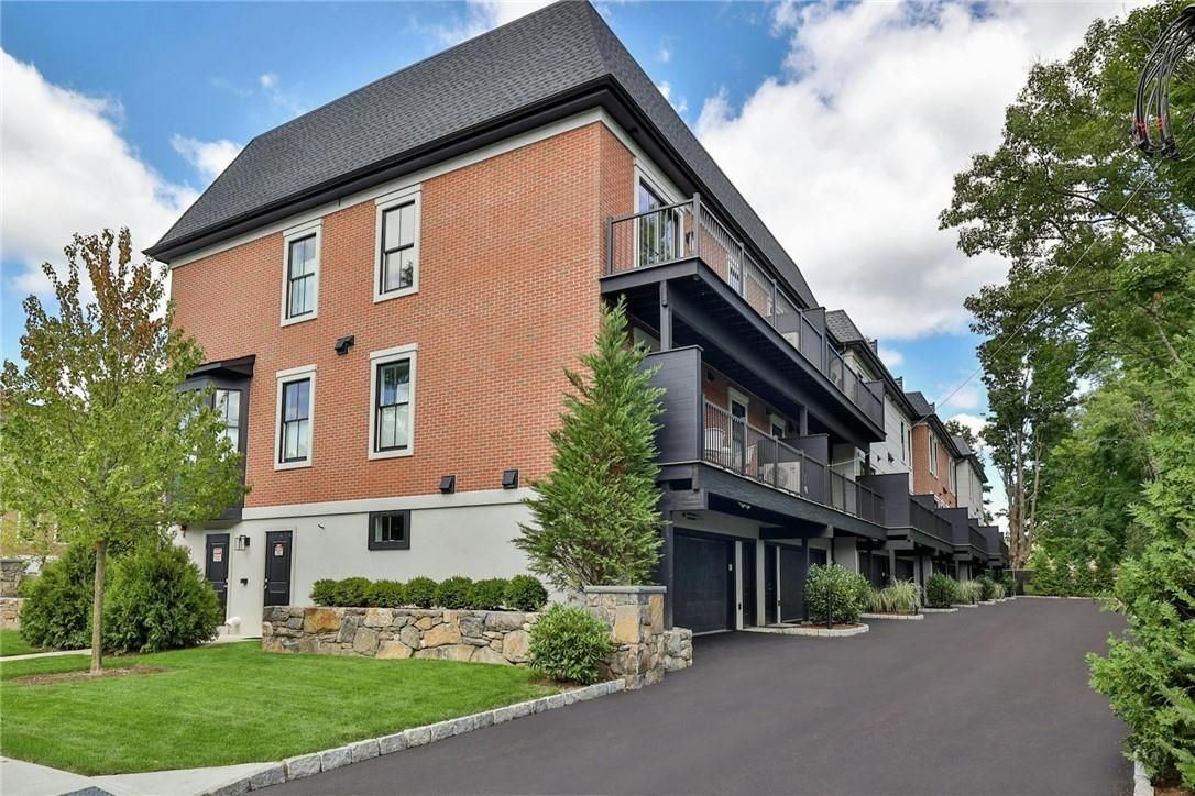 Exterior, Facade, Brick Facade, Rowhouse