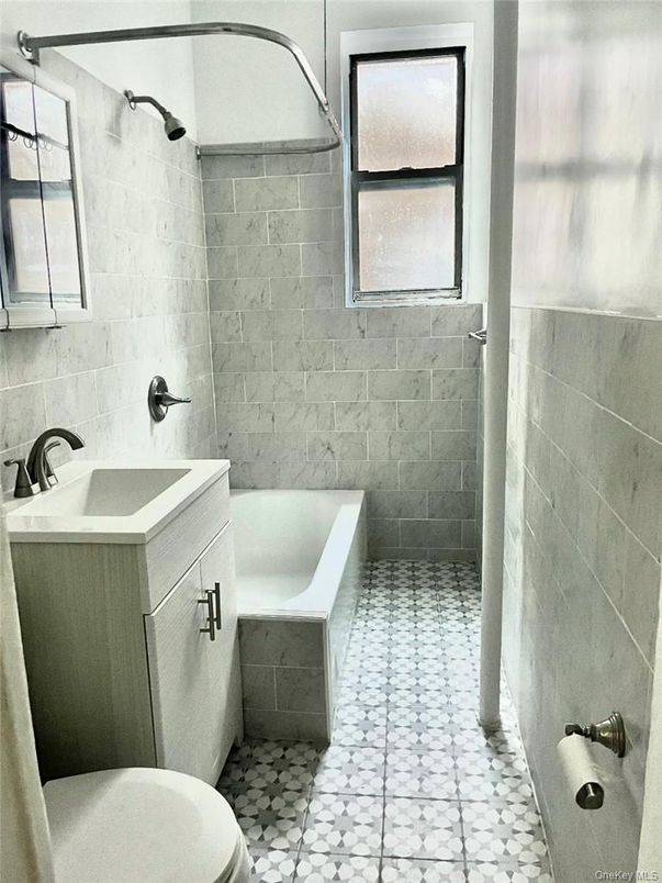 Bathroom, Free Standing Baths, Interior