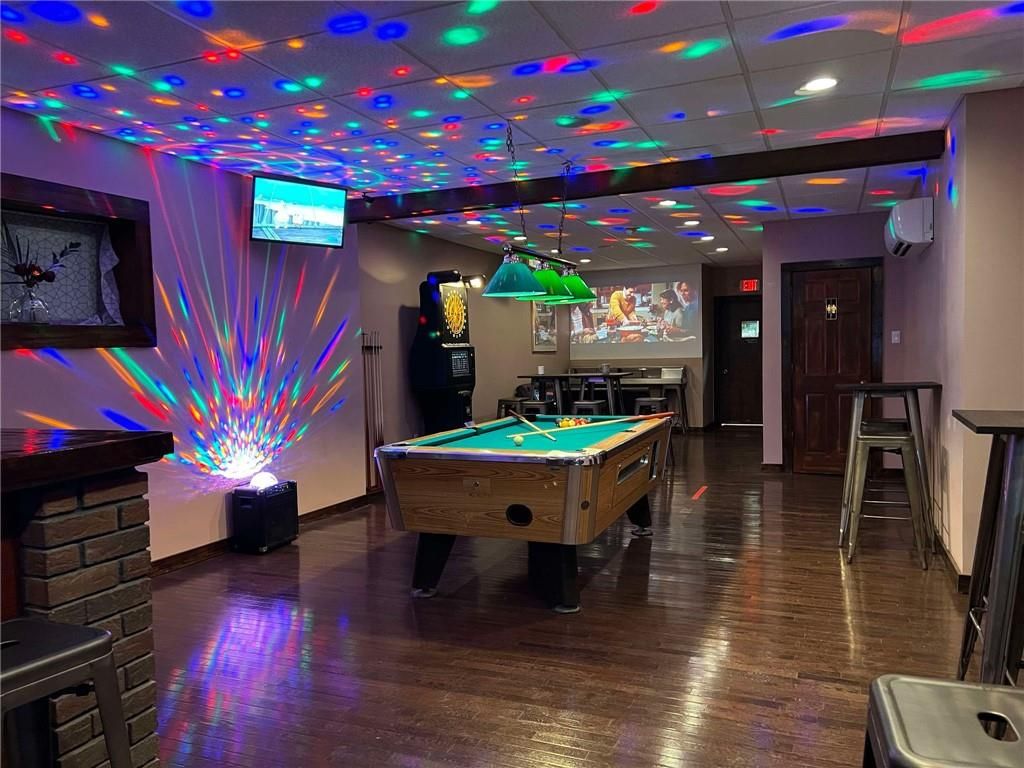 Billiard Table, Game Room, Interior, Pendant Lights, Recessed Lighting, Wood Texture Flooring