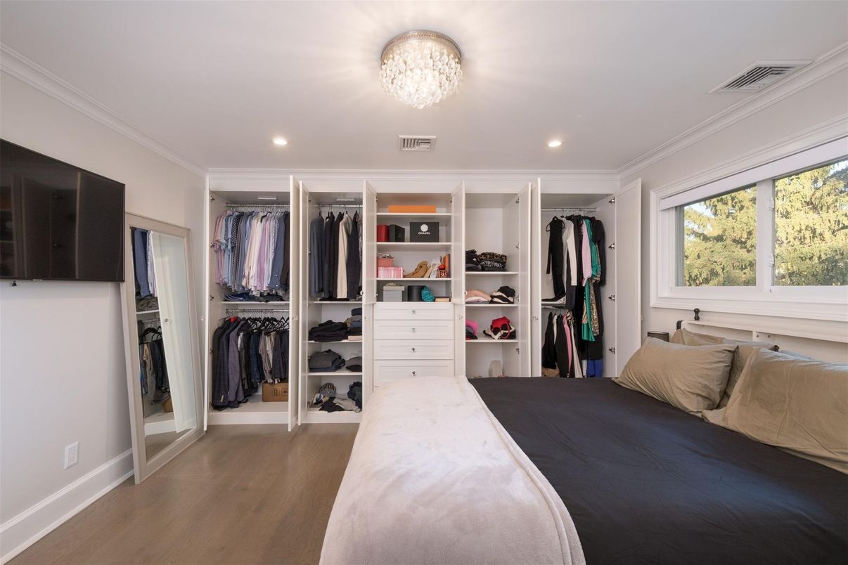 Bedroom, Chandelier, Interior, Recessed Lighting, Walk-in Closets, Wood Texture Flooring
