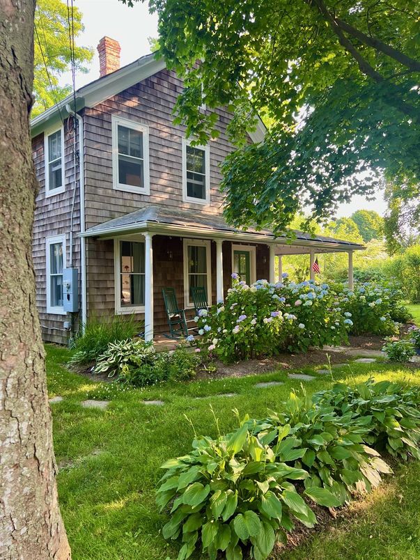 Exterior, Facade, American Foursquare