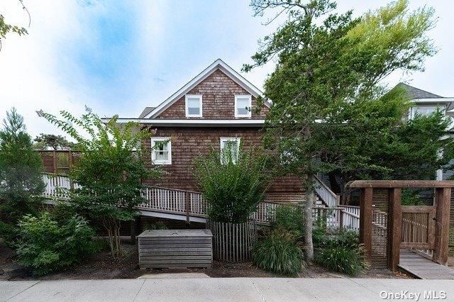 Exterior, Facade, Brick Facade, Log Home