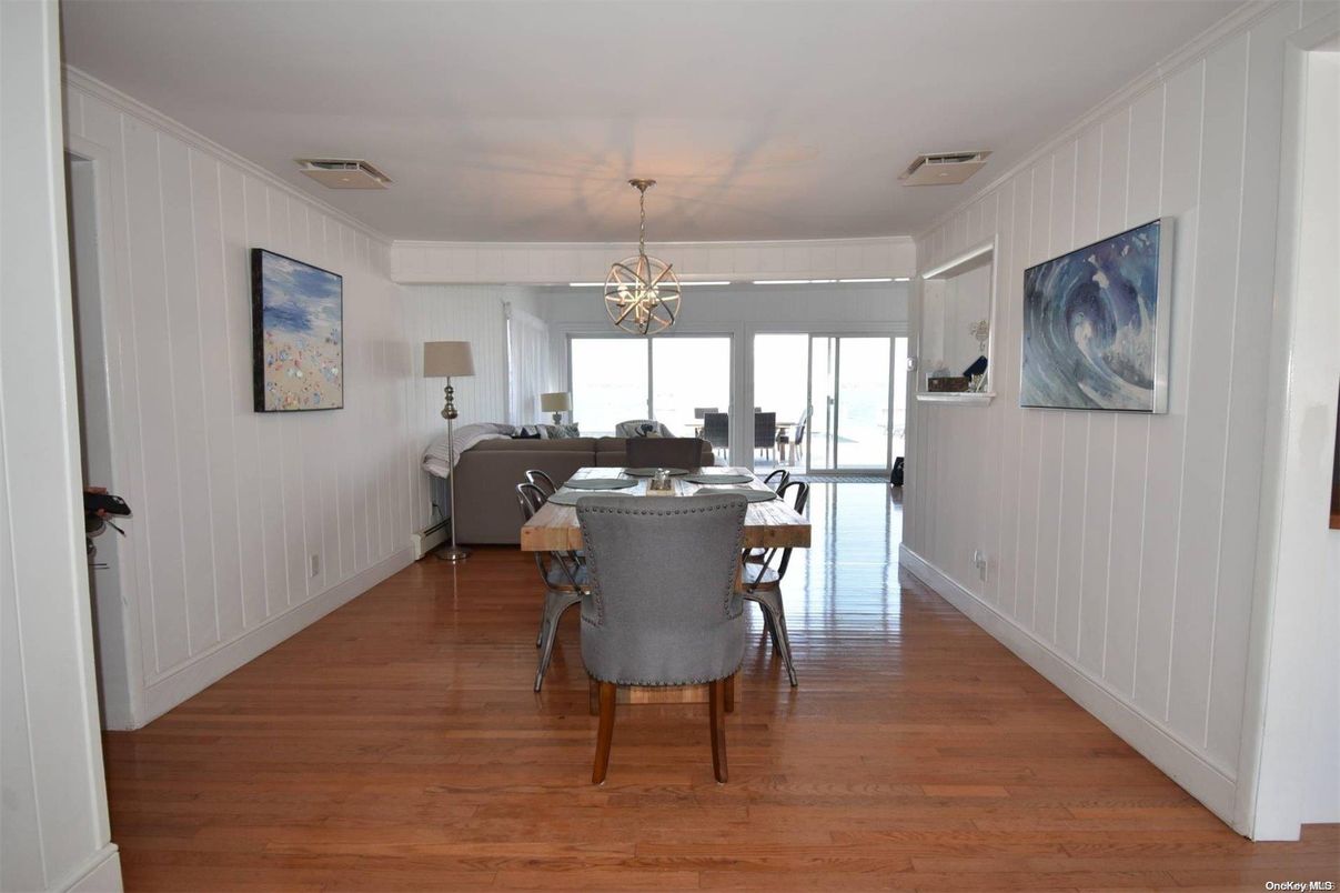 Chandelier, Dining room, Interior, Living room, Pendant Lights, Wood Texture Flooring