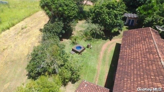 Exterior, Drone
