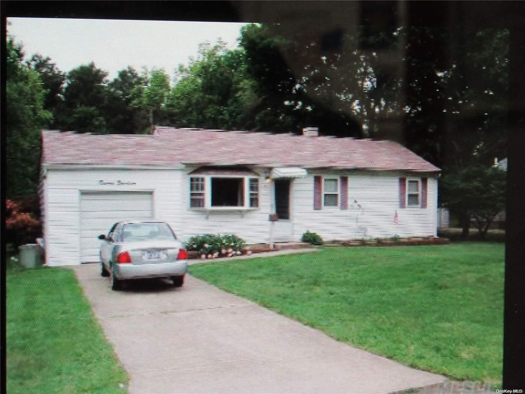 Attached, Exterior, Facade, Ranch