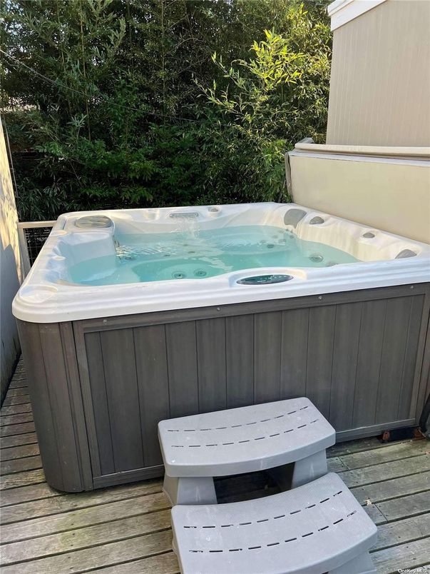 Exterior, Hot Tub