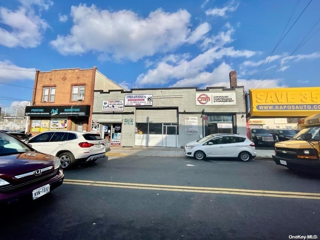 Exterior, Facade, None