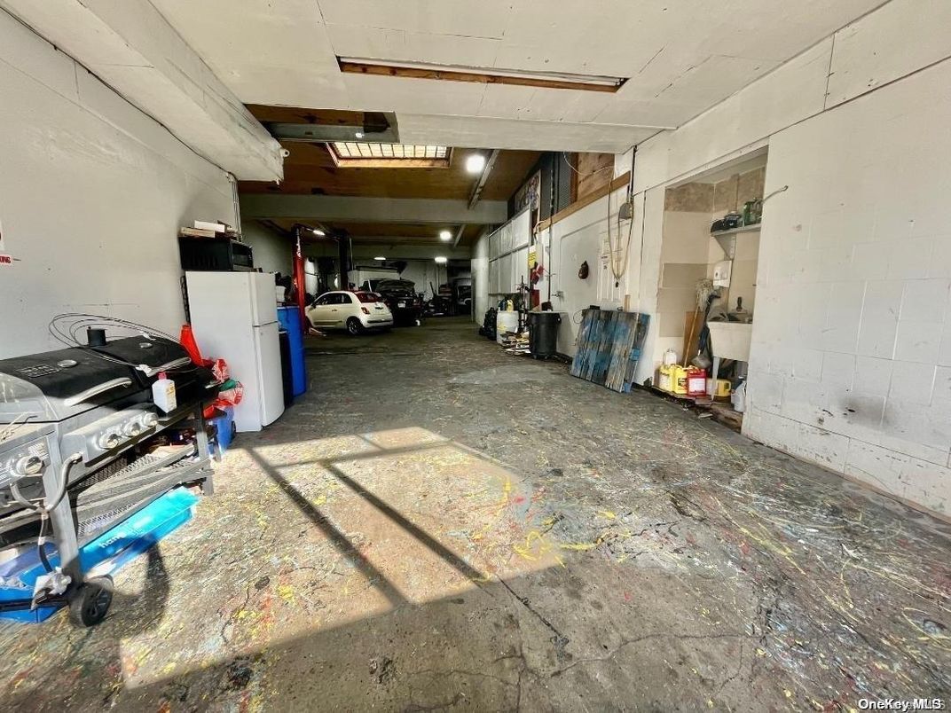 Garage, Interior