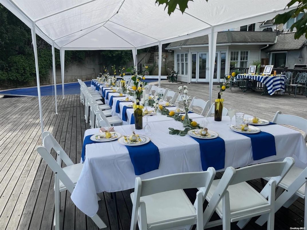 Dining room, Exterior
