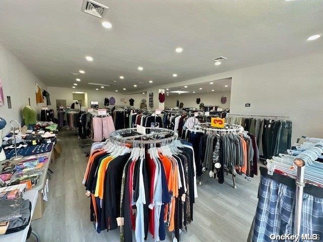 Interior, Recessed Lighting, Walk-in Closets, Wood Texture Flooring
