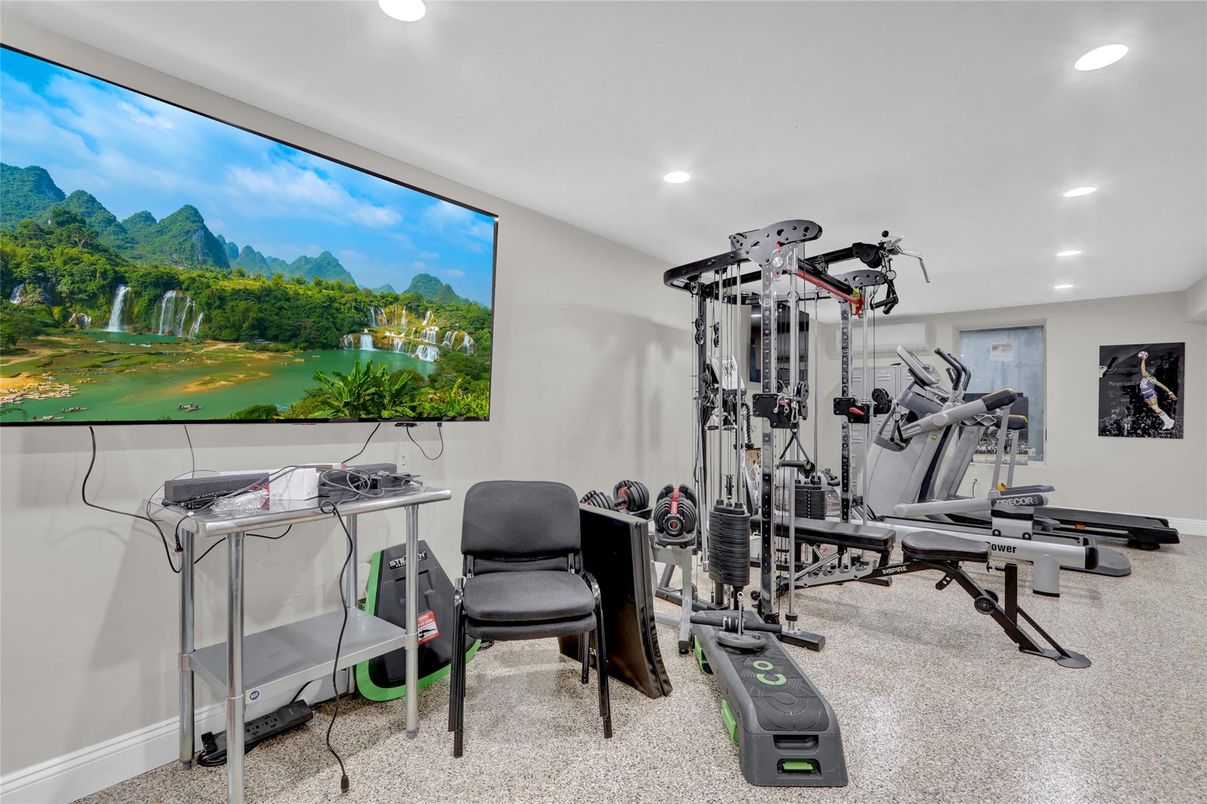 Fitness Equipment, Interior, Recessed Lighting
