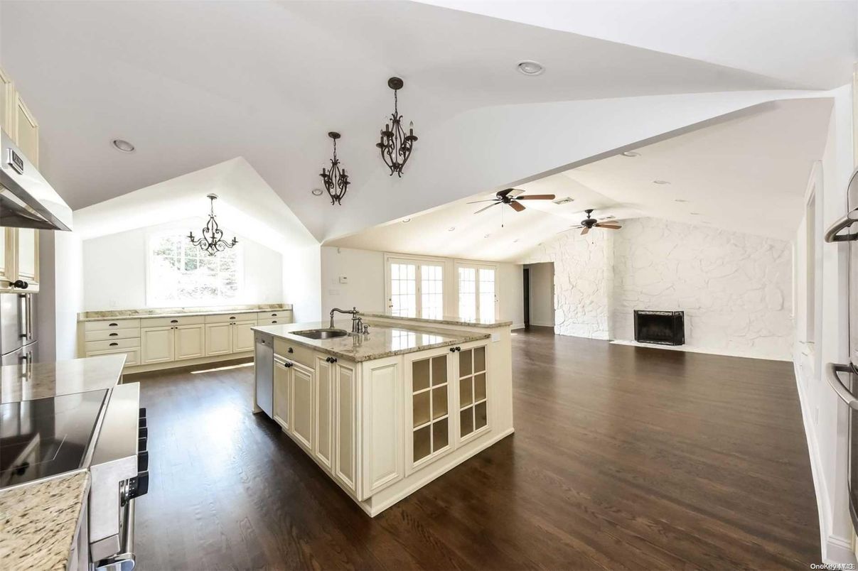 Chandelier, Interior, Kitchen, Marble Walls, Recessed Lighting, Wood Texture Flooring