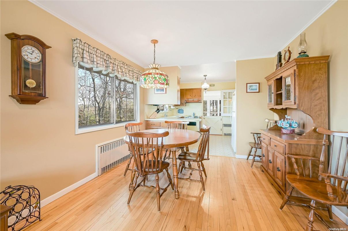 Dining room, Interior, Kitchen, Pendant Lights, Wood Texture Flooring