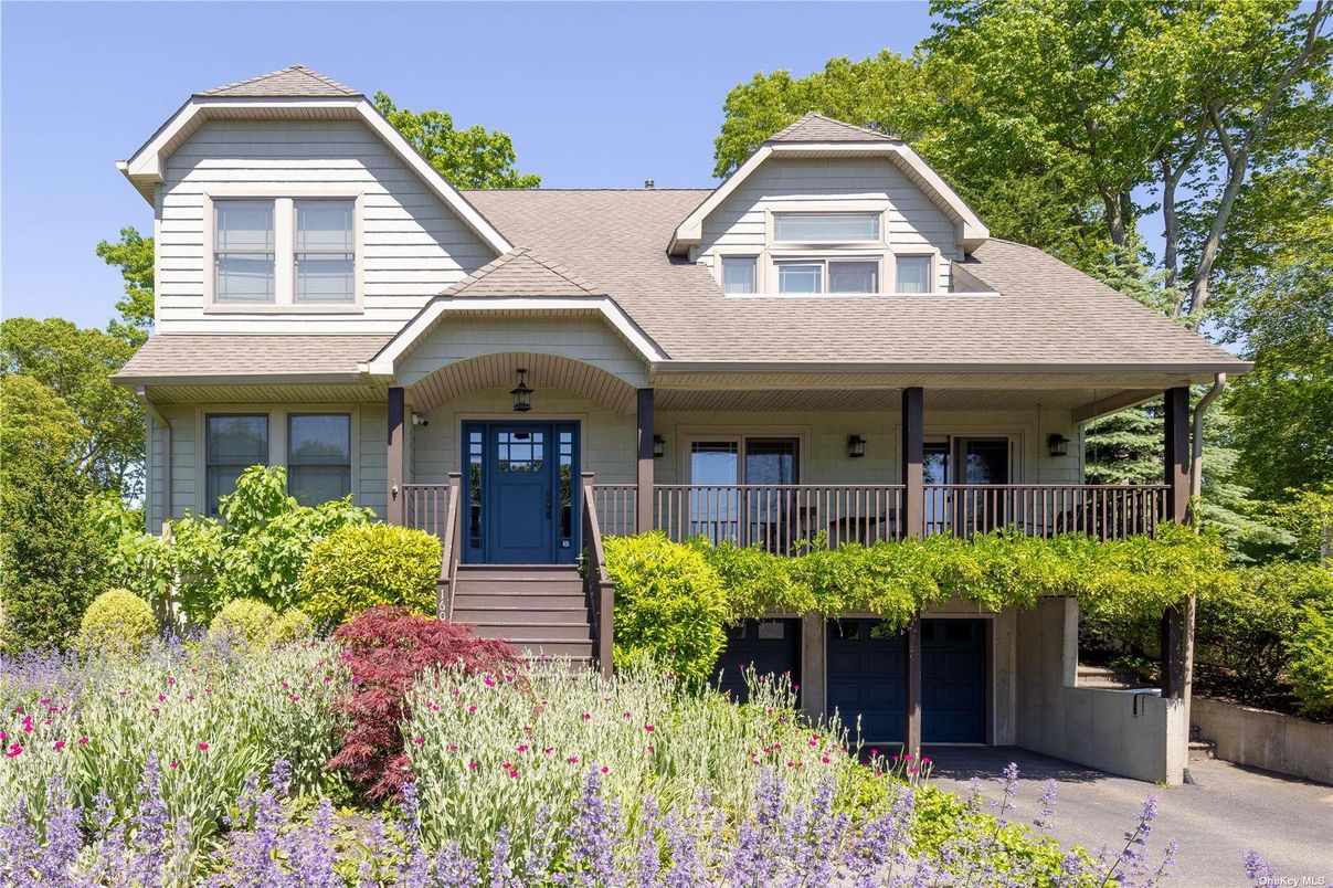 Attached, Exterior, Facade, Farmhouse