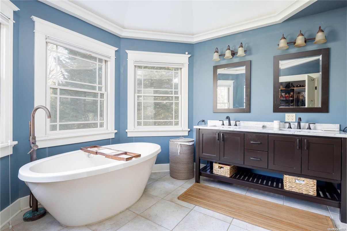 Bathroom, Dual Sink Vanities, Free Standing Baths, Interior