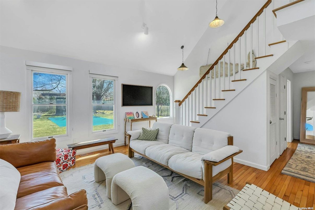 Interior, Living room, Pendant Lights, Wood Texture Flooring