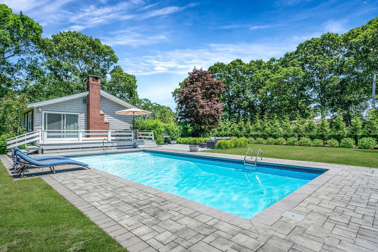 Exterior, Pool