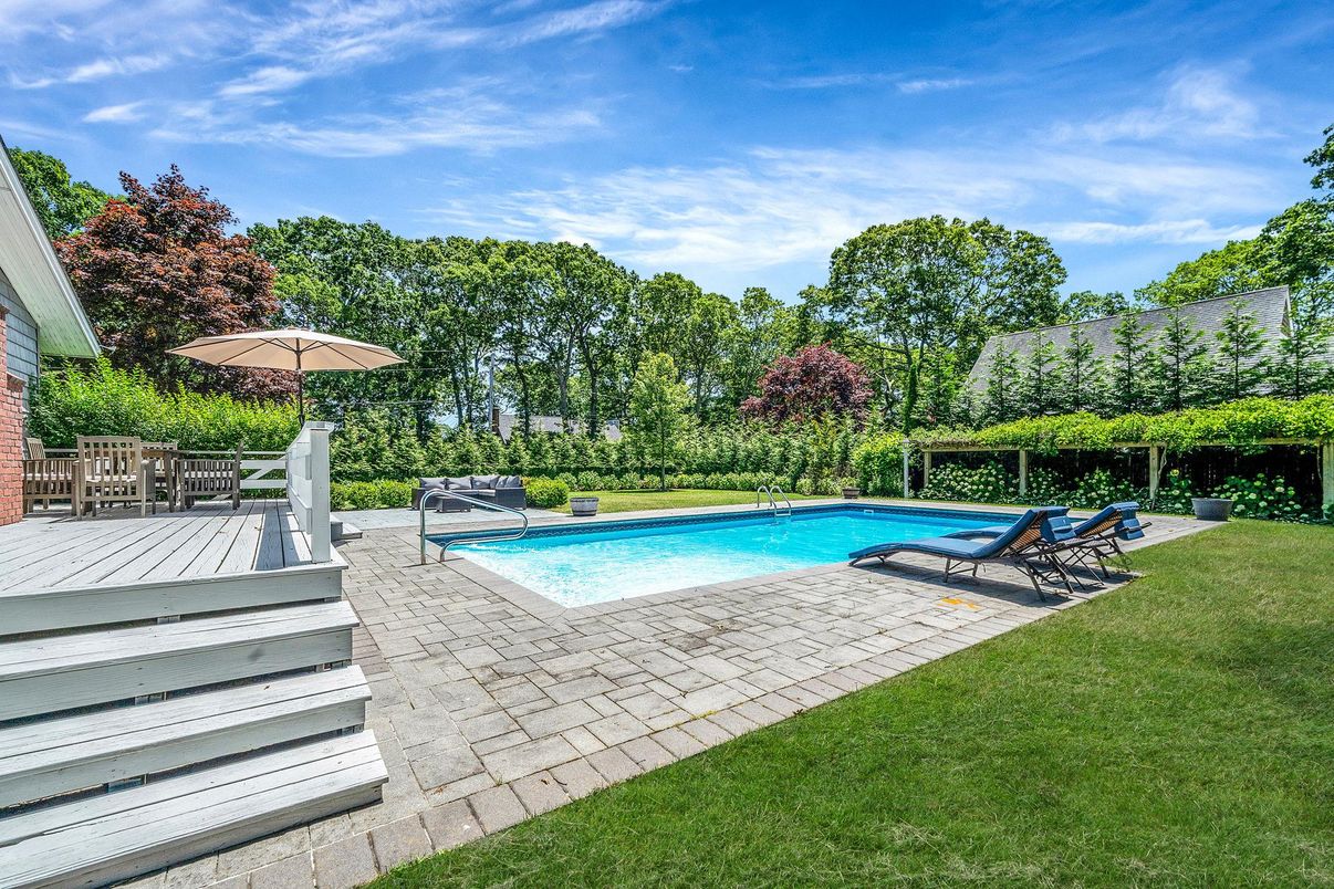 Exterior, Pool