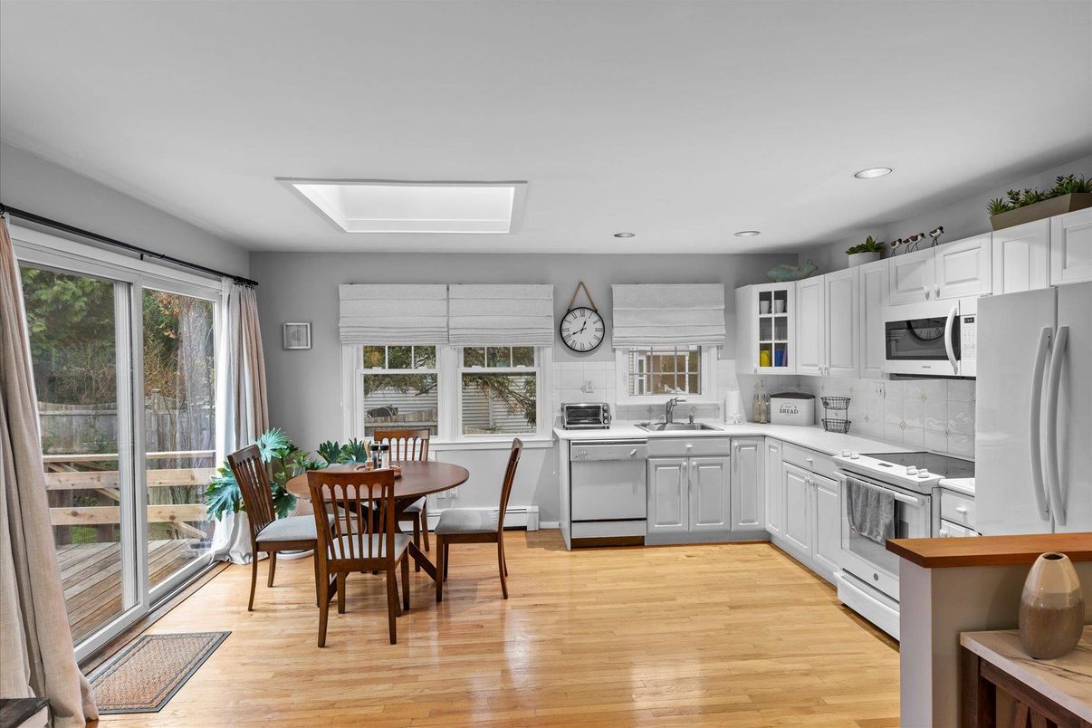 Dining room, Interior, Kitchen, Recessed Lighting, Stainless Steel Appliances, Wood Texture Flooring