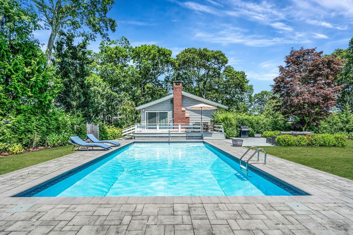 Exterior, Pool