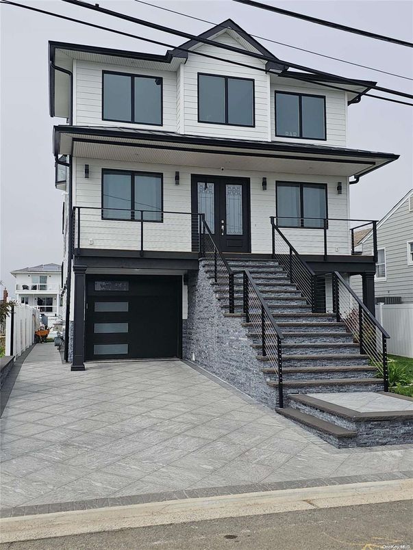 Attached, Exterior, Facade, Modern