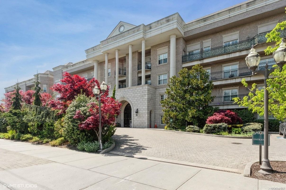 Exterior, Facade, Condo Building