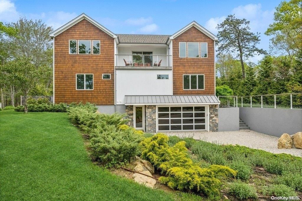 Attached, Exterior, Facade, Modern