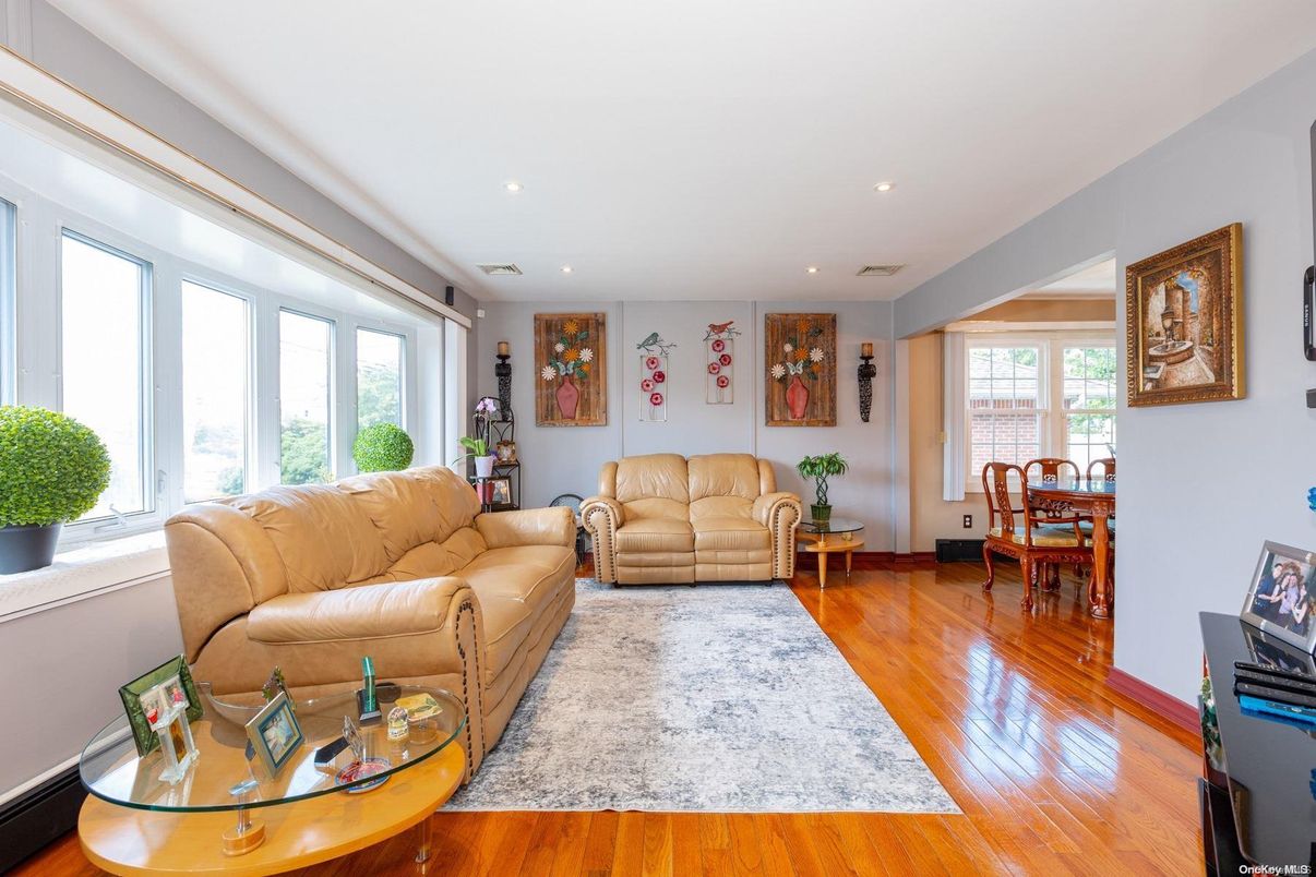 Dining room, Interior, Living room, Recessed Lighting, Wood Texture Flooring
