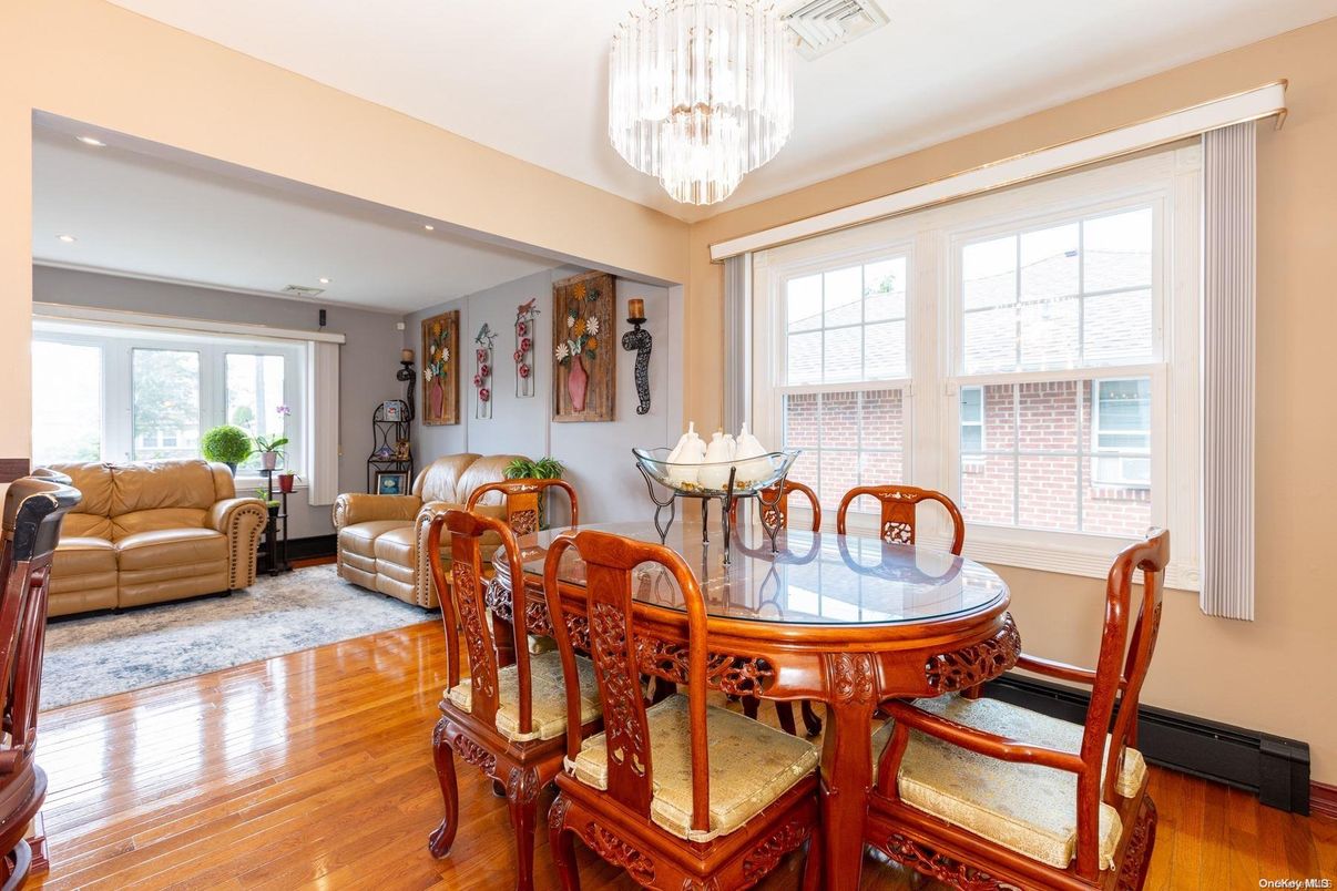 Chandelier, Dining room, Interior, Living room, Recessed Lighting, Wood Texture Flooring