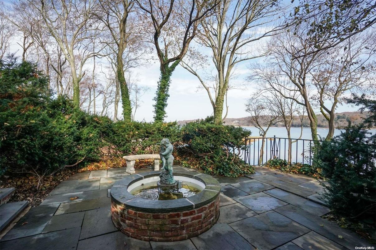 Exterior, Water