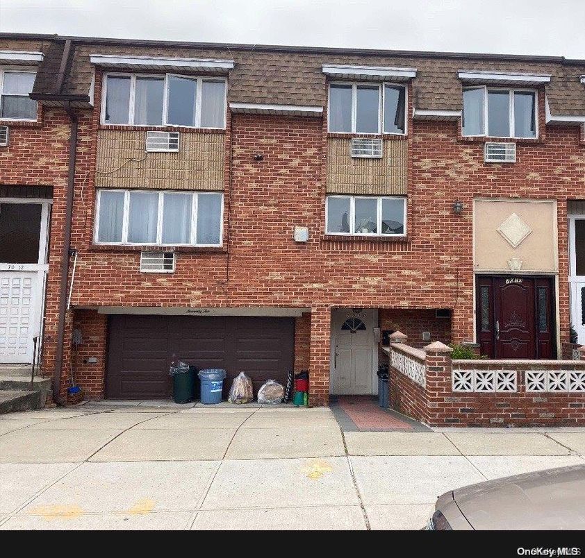 Attached, Exterior, Facade, Brick Facade, Rowhouse