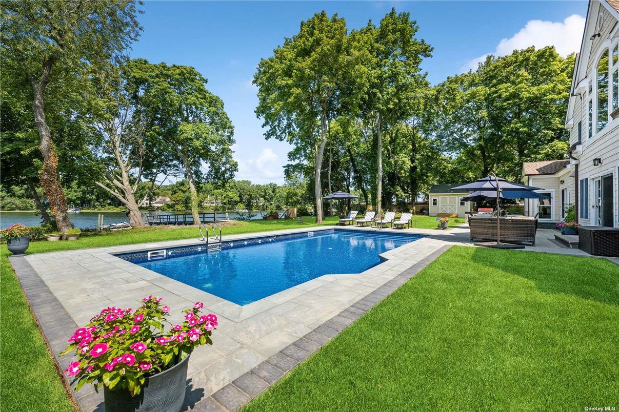 Exterior, Pool, Water