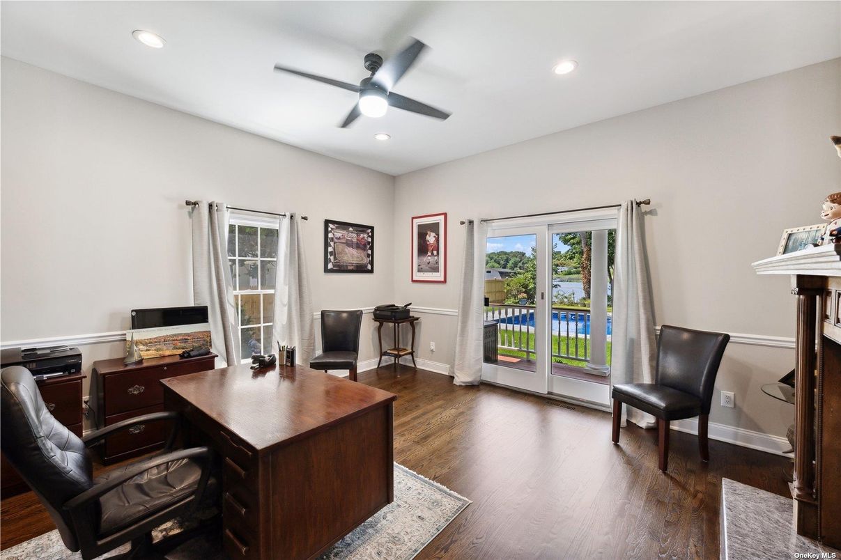 Home Office, Interior, Recessed Lighting, Wood Texture Flooring