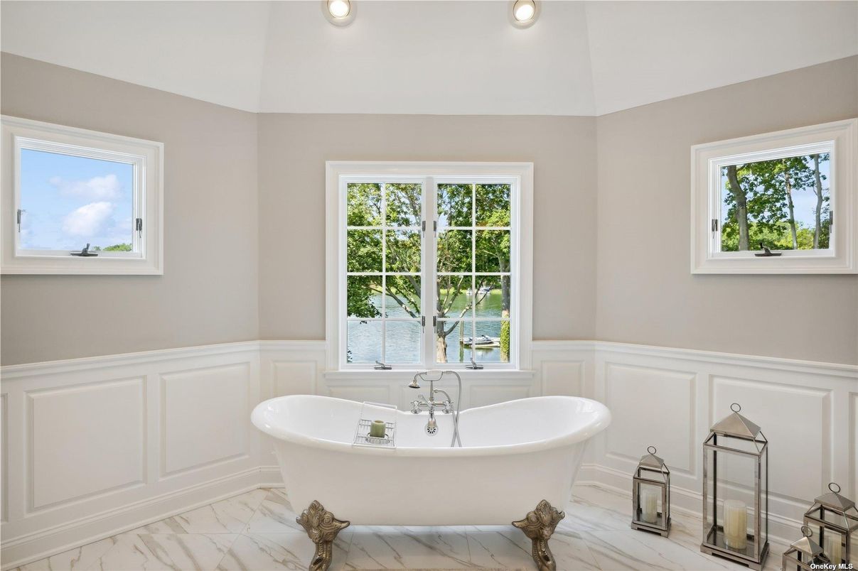 Bathroom, Free Standing Baths, Interior, Marble, Recessed Lighting