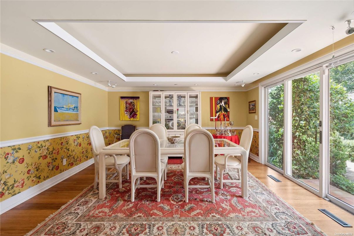 Dining room, Interior, Recessed Lighting, Wood Texture Flooring