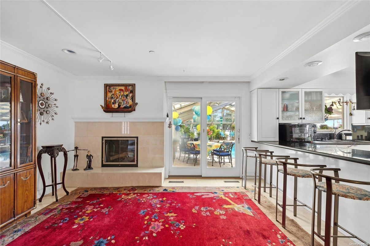 Fireplace, Interior, Kitchen, Recessed Lighting