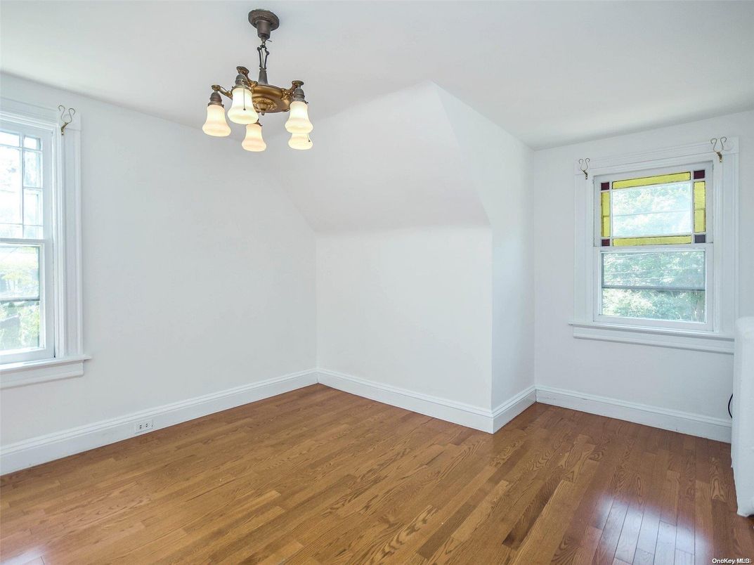 Chandelier, Empty room, Interior, Wood Texture Flooring