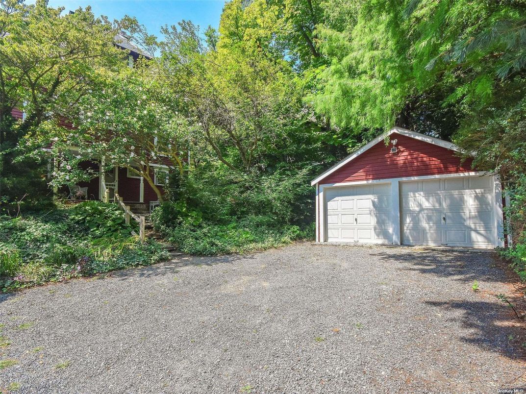 Detached Garage, Exterior