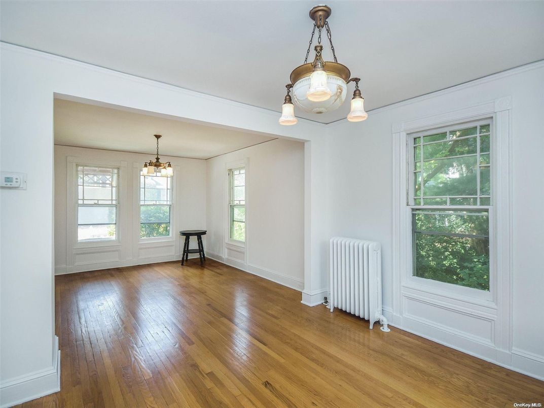 Empty room, Interior, Pendant Lights, Wood Texture Flooring