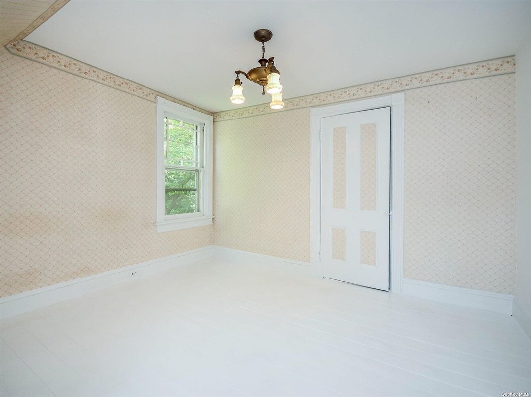 Chandelier, Empty room, Interior